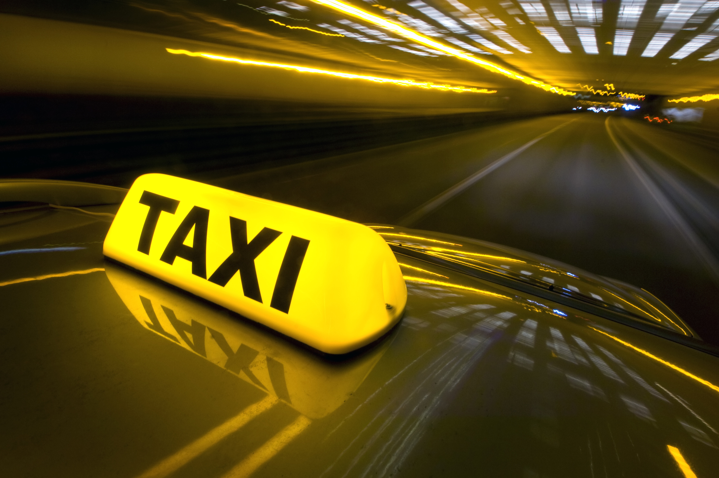 Véhicule de taxi confortable à Poitiers